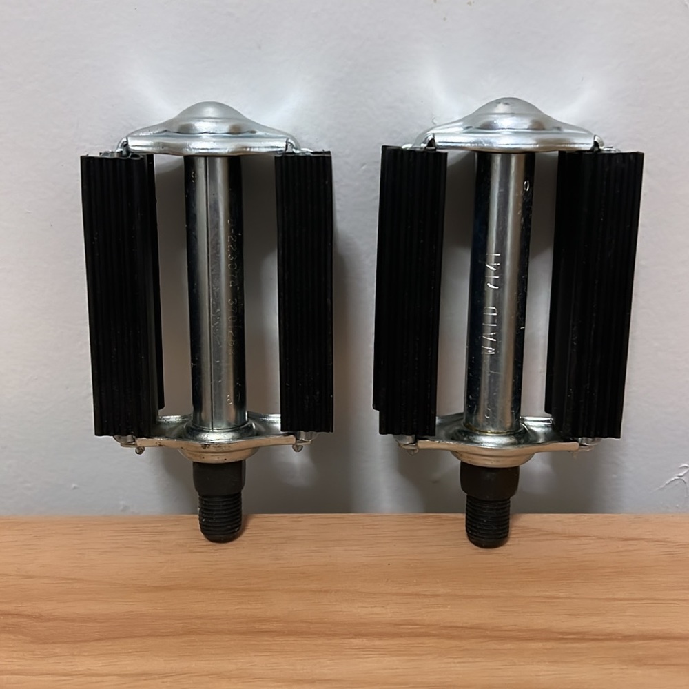 WALD Bike Pedals - Picture 2 of 3